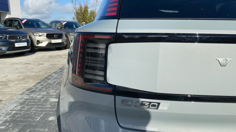 Volvo EX30 200kW SM Extended Range Ultra 69kWh 5dr Auto Electric Estate